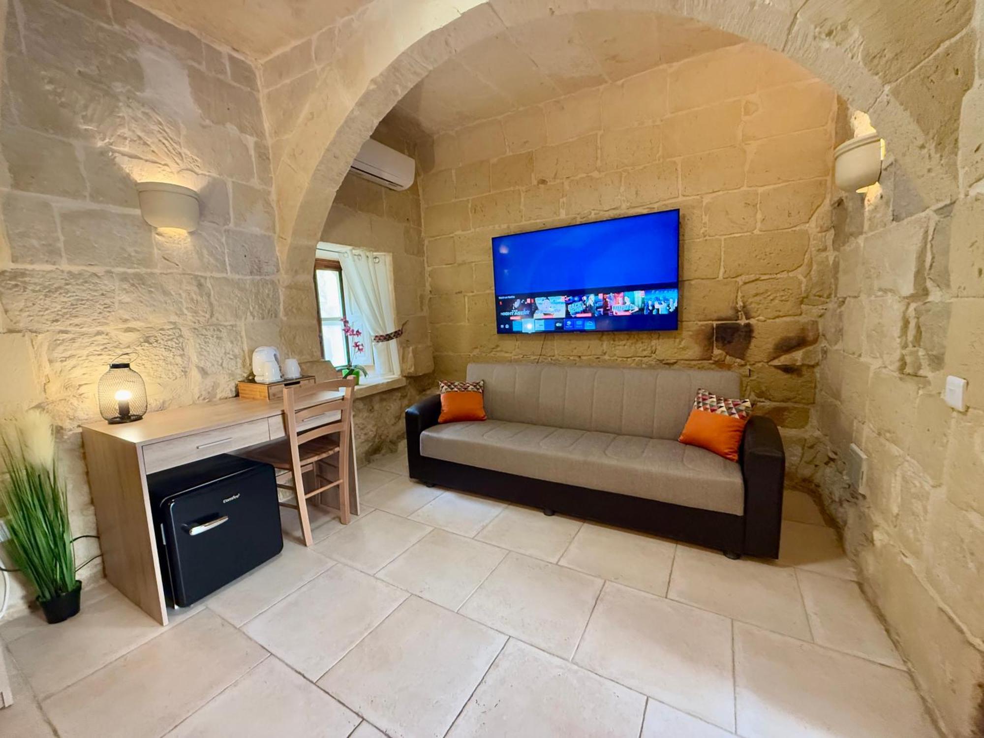 Ta' Matmura B&B Għarb Buitenkant foto