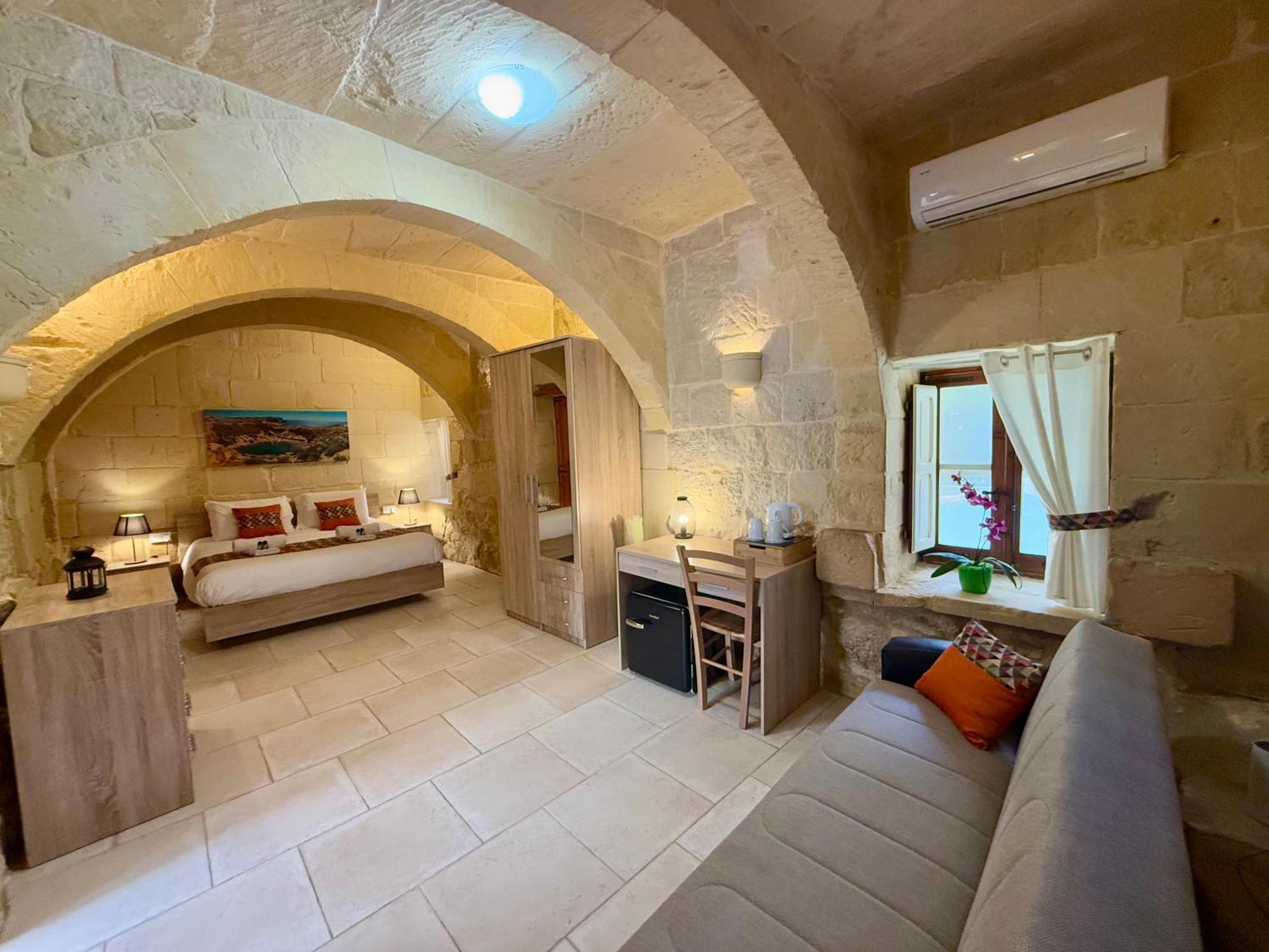 Ta' Matmura B&B Għarb Buitenkant foto