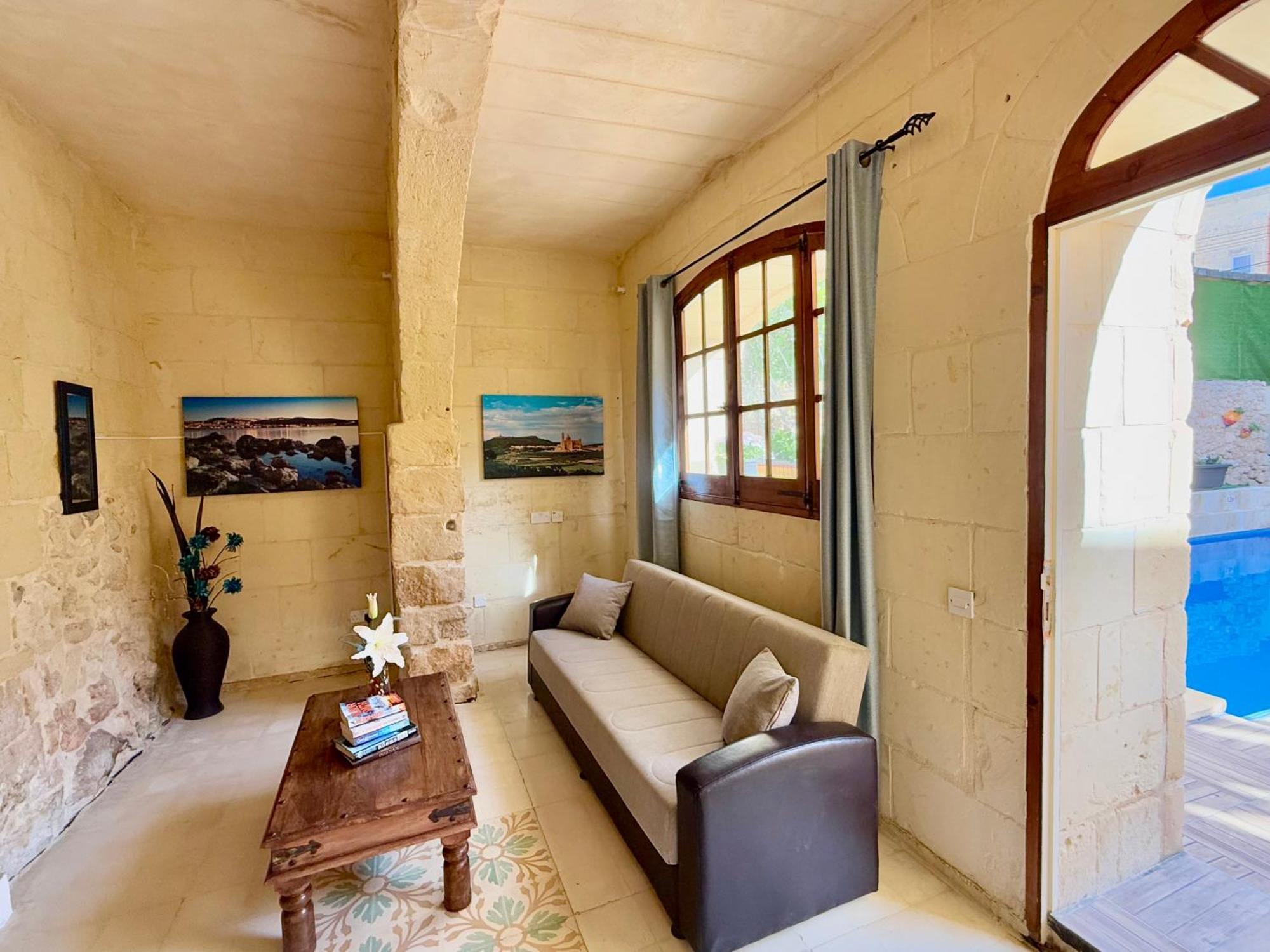 Ta' Matmura B&B Għarb Buitenkant foto