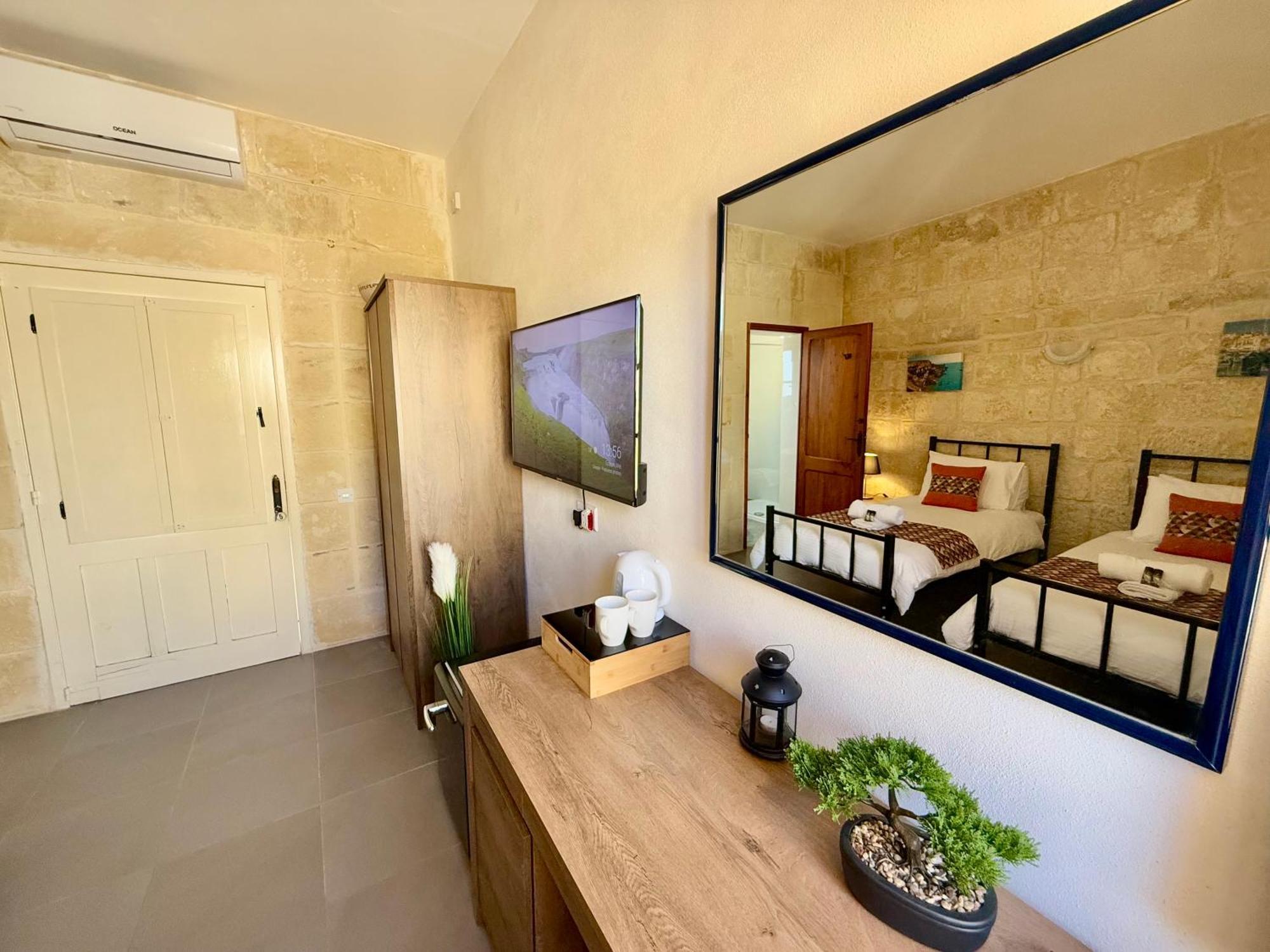 Ta' Matmura B&B Għarb Buitenkant foto