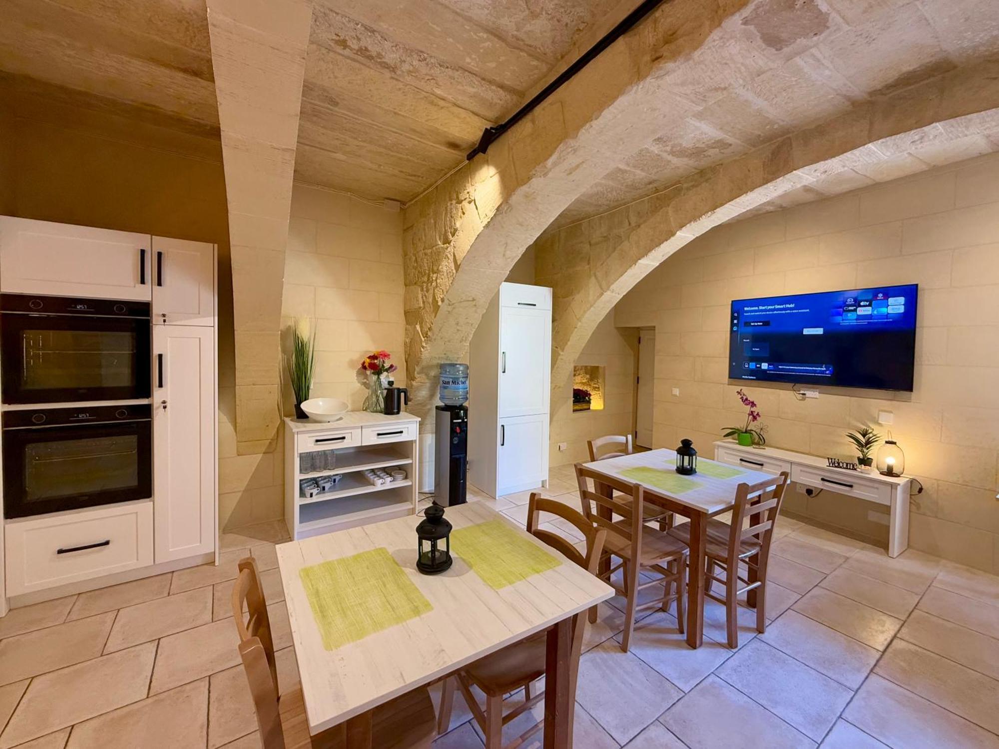Ta' Matmura B&B Għarb Buitenkant foto