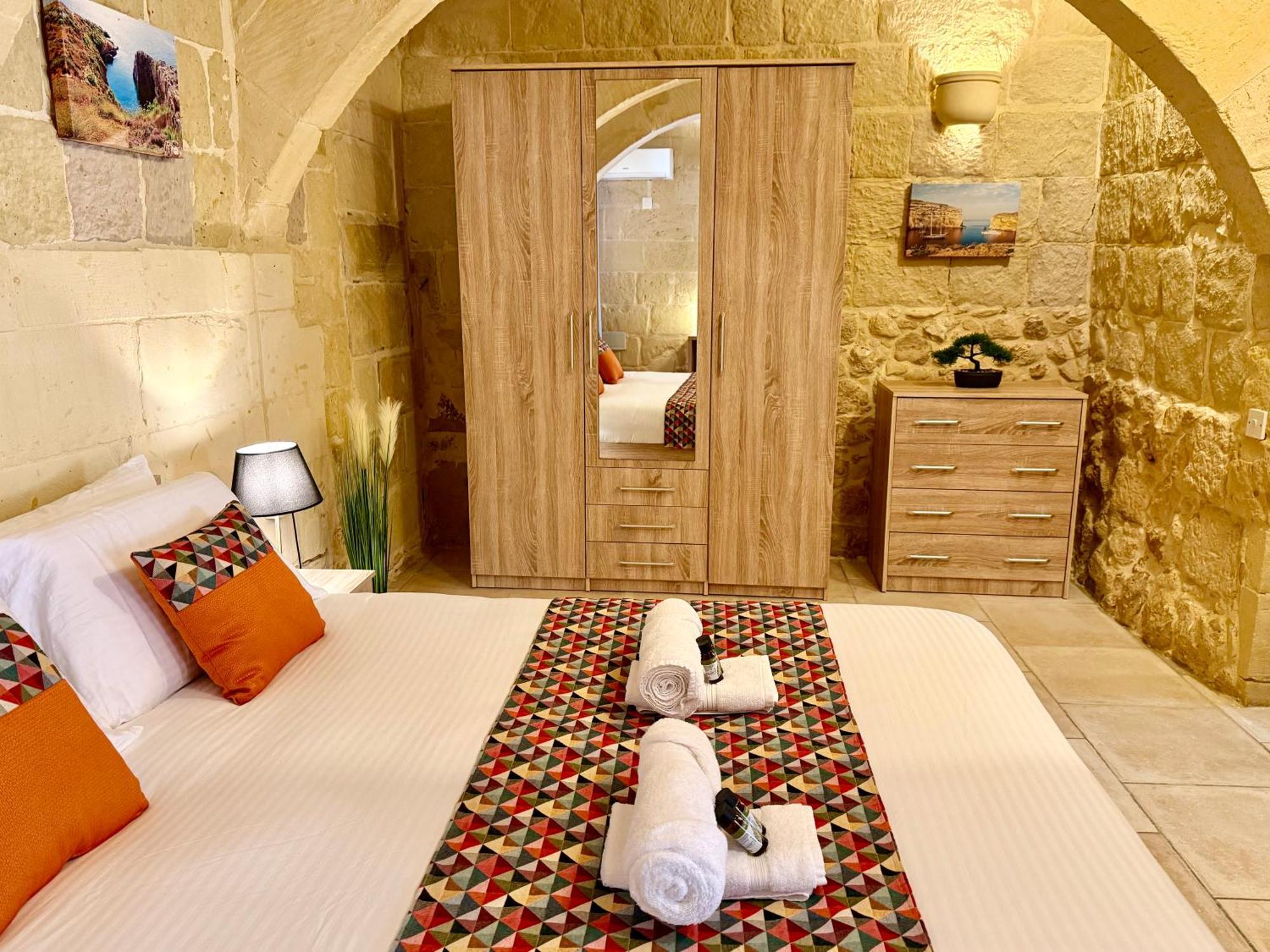 Ta' Matmura B&B Għarb Buitenkant foto