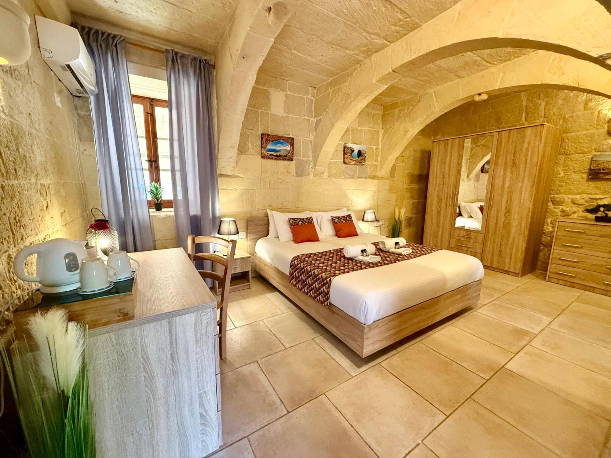 Ta' Matmura B&B Għarb Buitenkant foto