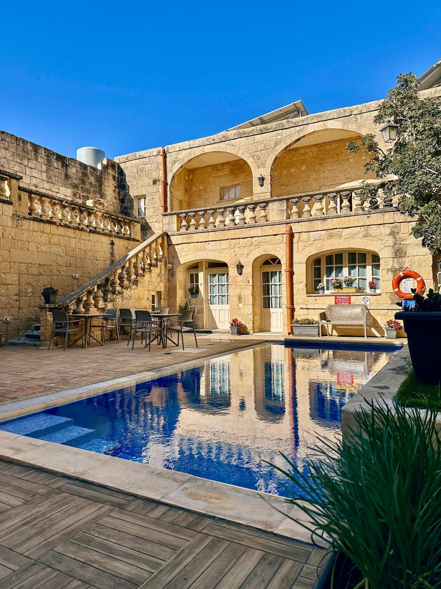 Ta' Matmura B&B Għarb Buitenkant foto