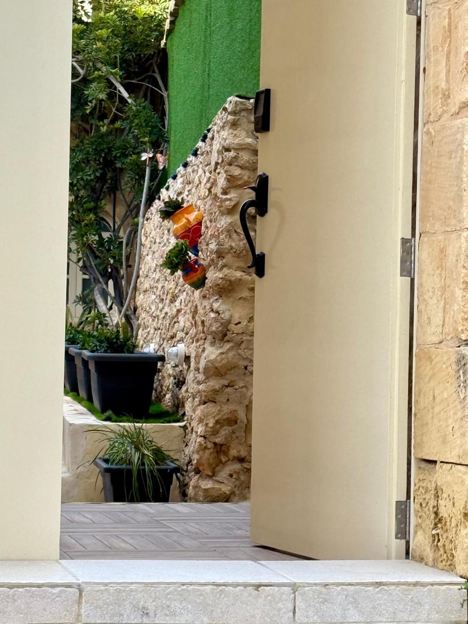 Ta' Matmura B&B Għarb Buitenkant foto