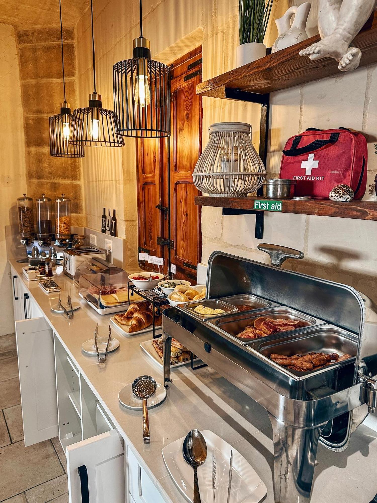 Ta' Matmura B&B Għarb Buitenkant foto